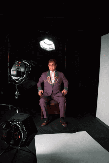 04 Behind the scenes of a shoot of Sir Elton John shot by Master of Light Greg Gorman using the Rotolight Anova PRO 2