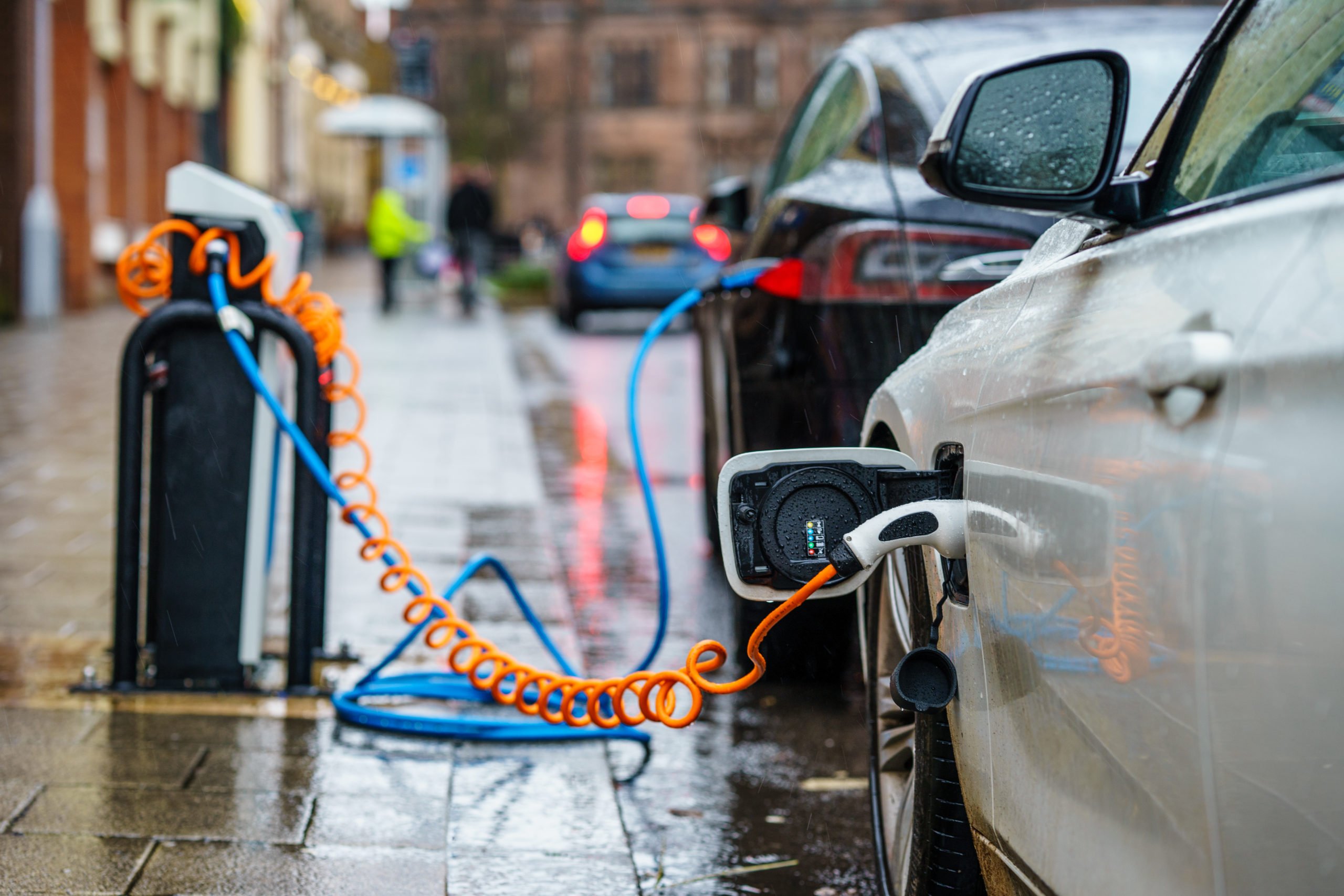 Achieving netzero carbon emissions with electric vehicles and charging