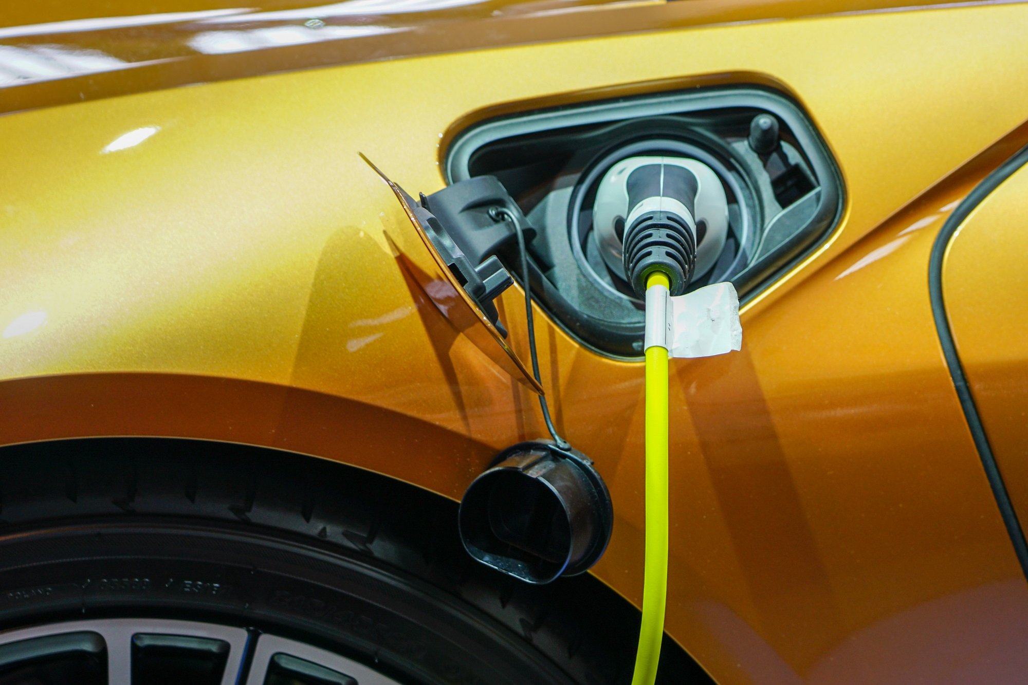 Electric vehicle patents rise, fossil fuel vehicle patents fall as 2030